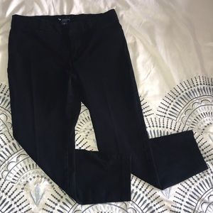 Size 4 Short GAP Slim City Crop pant in black